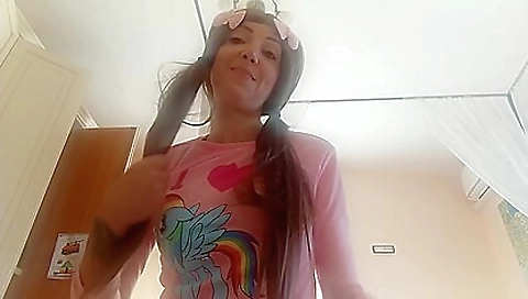 She's a littleymani vibrations trophy & she is fucked so