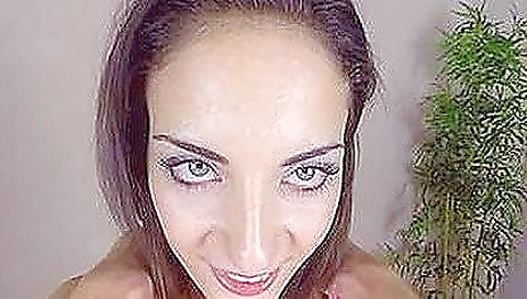 Hot babe loves to be a creampie