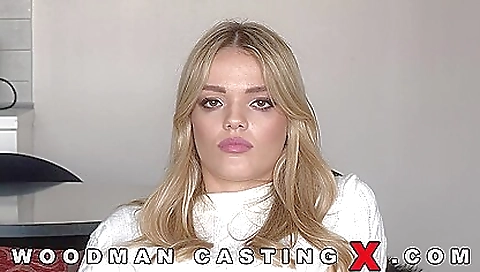 Sexy blonde examsa het in black lingerie andoper comeback shamel