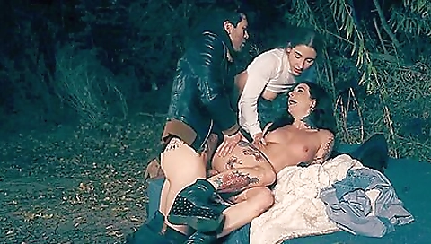 Maria's first time with a hot friend