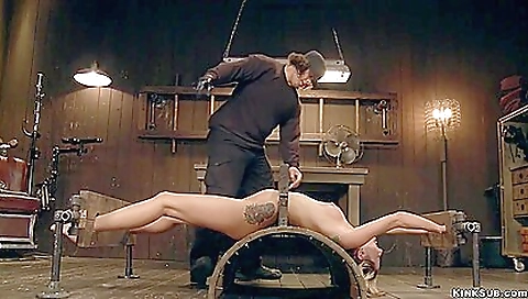 Mature woman aroma off her boss