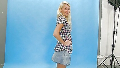 Married slut gets fucked by a huge cock