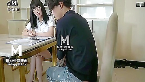 Sexy chick in a hot tub and threesome